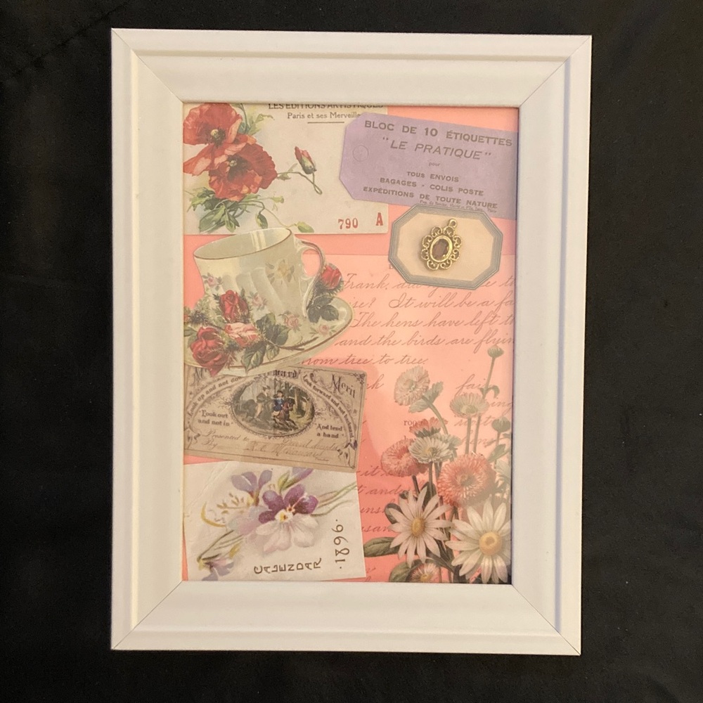 HOST PICK😀Framed Amethyst Floral Collage